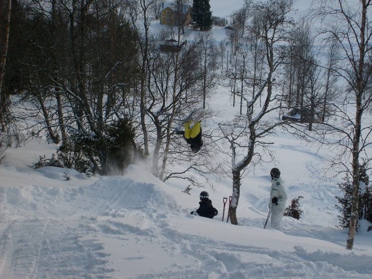 Backflip.... skönt puder hopp. Foto: Tomas. Åkare: Matthias.