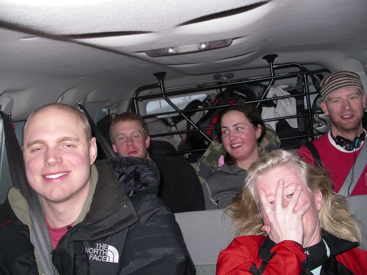 När man har det bäst i en bil som luktar jumpaha. Foto: Stefan.