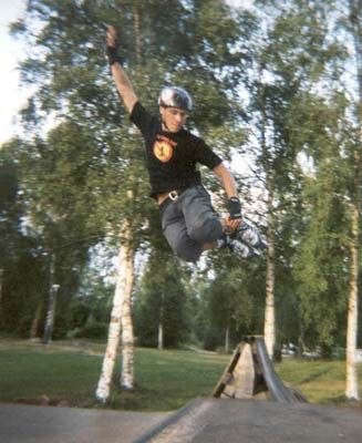 Jag var i pipen och lärde lill-kusinen åka inlin. Foto: Jon Lindgren-Höglin. Åkare: David Lindgren.