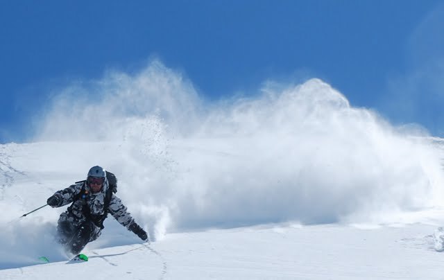 Heliskiing Uzbekistan. Foto: Wojciech Kaminski. Åkare: Tomasz Kaminski.