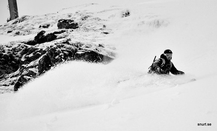 Fin smal 45 gradig ränna under Hoadl tåget. Foto: Petteri Koste. Åkare: Henrik Mideroos.