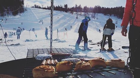 Stemning i bakken
Sola skin og det er mykje godt p.