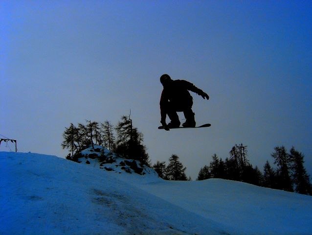 Sista åket innan mörkrets inbrott. Foto: Lars Eliasson. Åkare: Johannes Jansson.