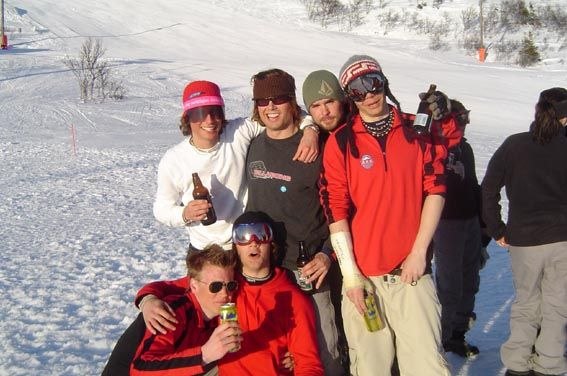 Jag +Lite andra säsongare från åre.... Foto: Vet ej.