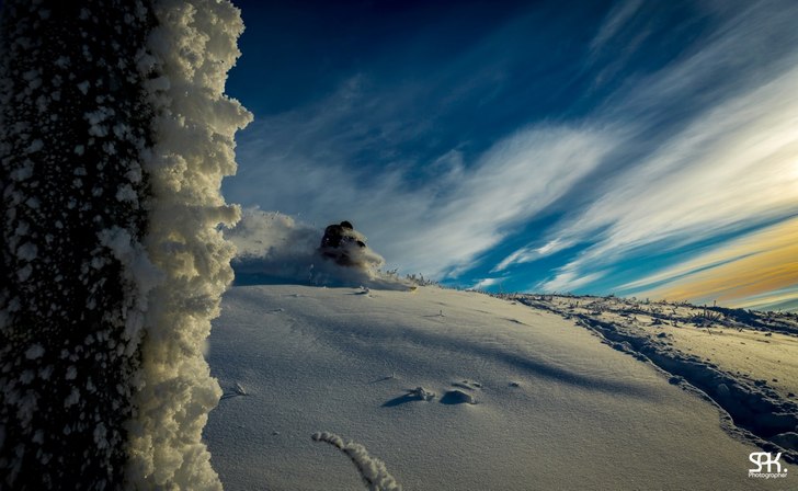 Första svängarna för i år.. Foto: Sebastian Per Karlsson. Åkare: Hjalmar Andersson.