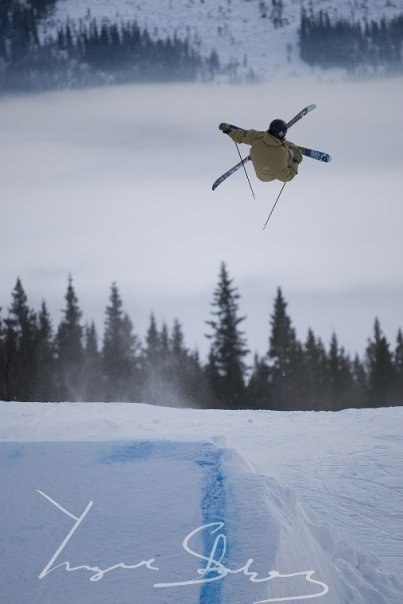 Tidigt januari i bräcke.  sw 900 bluuuuunt. Foto: Yngve Staberg. Åkare: Oscar Harlaut.