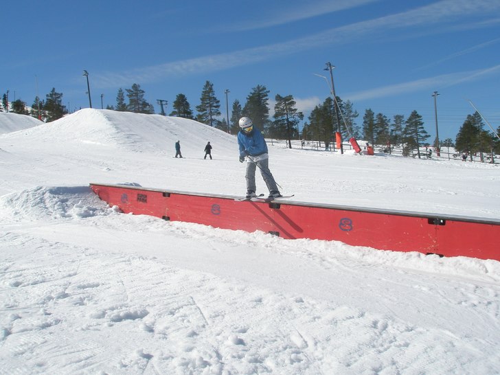 Bild från tandådalen v 16 jag railar på 20 mete. Foto: Mamma . Åkare: Filip Brattström.