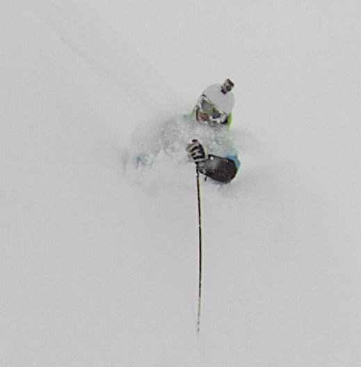 En snöig dag i Engelberg, dålig kvalite men aja. Foto: emil englund. Åkare: Johan Almroh.