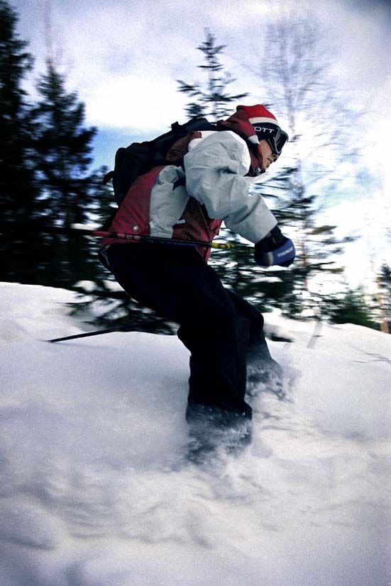 Tänkte att det är aldrig någon 
som åker ner . Foto: Tobias Ivarsson. Åkare: Henrik Hjerling.