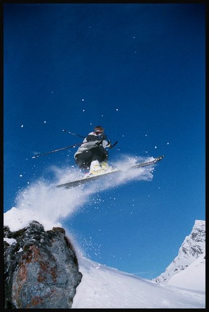 Marcus hoppar lite.. Foto: David Samuelson. Åkare: Marcus Olausson.