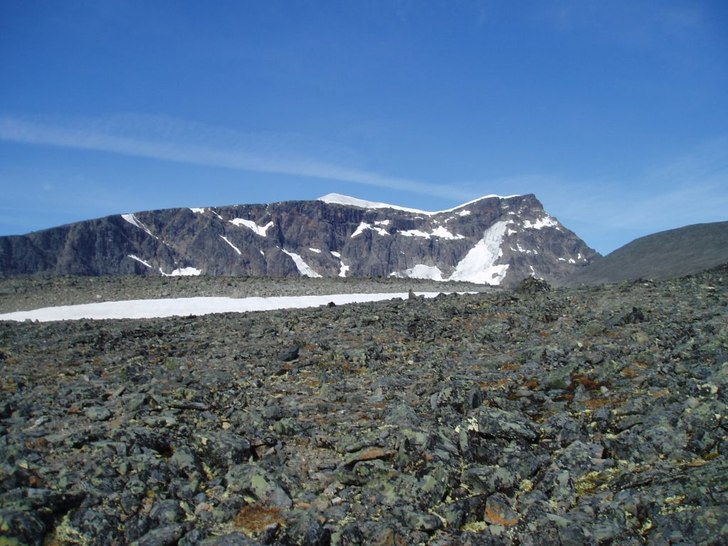 Väldigt fin bild på kebenekaises båda toppar me. Foto: Arvid Nyström.