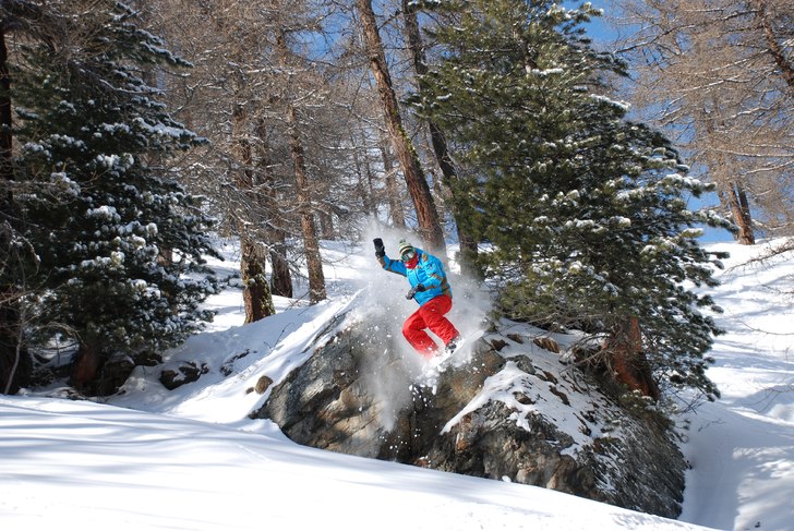 En fin klippa mitt i skogen. Foto: Martin Wikström. Åkare: Adam Jonsson.