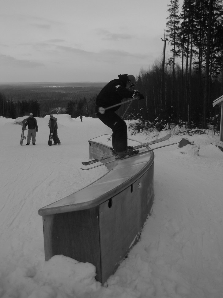 Första C-boxen jag har klarat med mina nya skidor. Foto: -. Åkare: Henke Petersson.