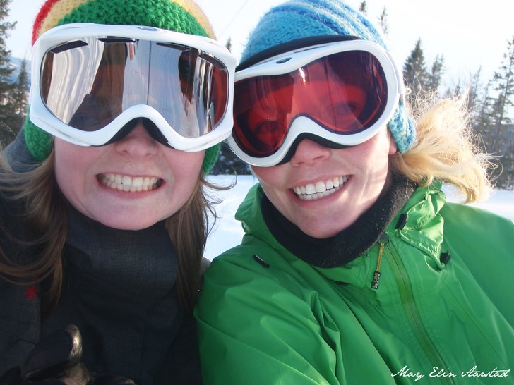 Me and Katie having a blast at the mountains in Me. Foto: May Elin Aarstad. Åkare: May Elin Aarstad and Katrine Ingebrigtsen.