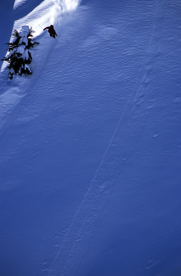 Retallack är en skithäftig cat skiing operation . Foto: Mattias Fredriksson. Åkare: CR Johnson.