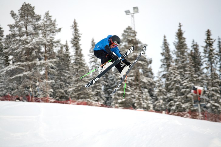 tränar. Foto: Jörgen Nilsson. Åkare: Eric Norrlander.