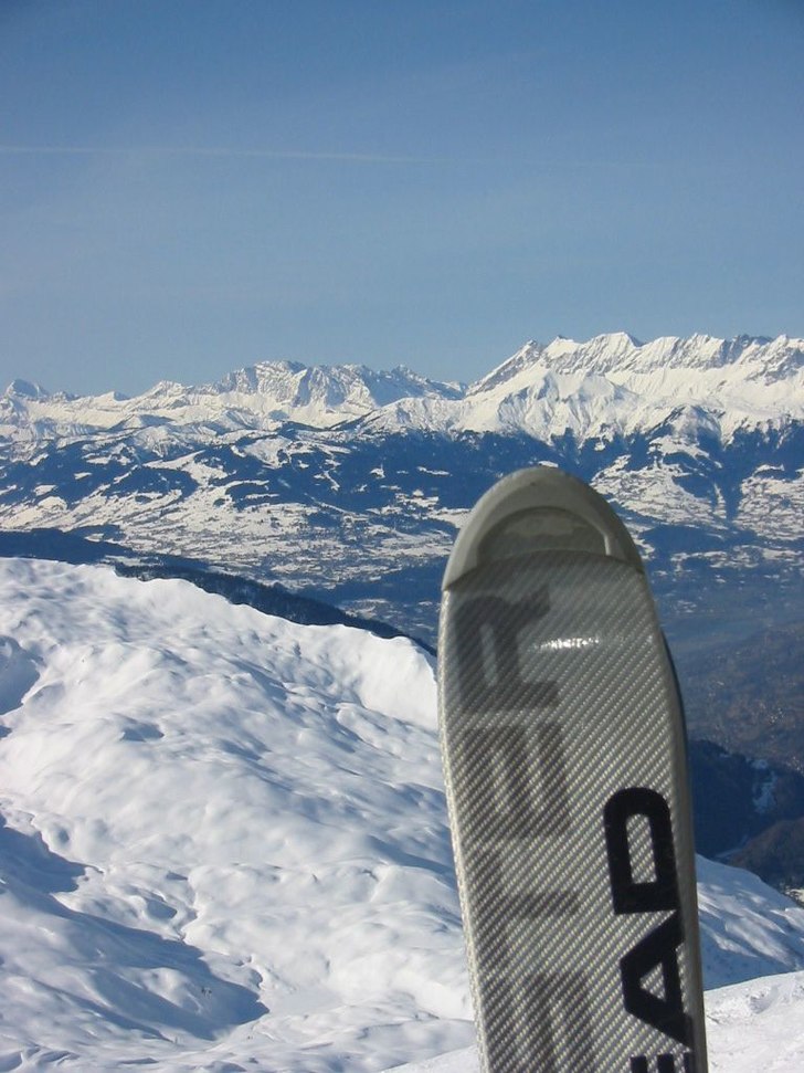 Underbar utsikt + mina goa skidor... =). Foto: Johanna Flodén.