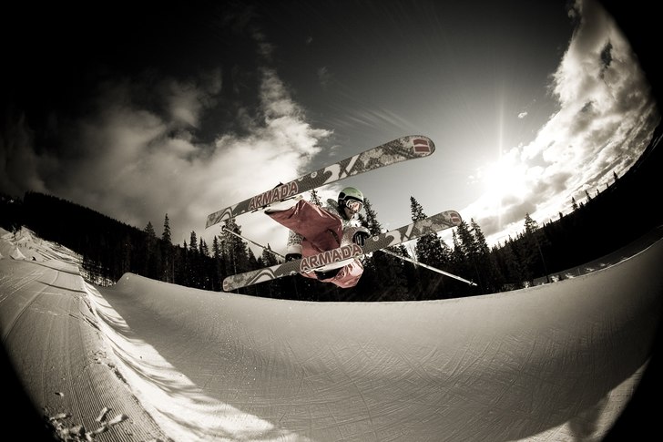 Dubbel japan. Foto: Nicke Jacobsson. Åkare: Johan Lilja.