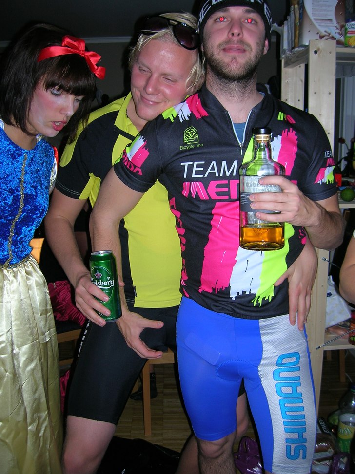 Foto: kristin kensby. Åkare: maja och en massa cyklister.