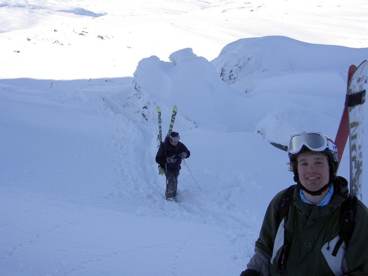 Det hade snöat och drivit i 5 dagar. Men på morg. Foto: Tomas Pettersson. Åkare: Anders Hannu, Arvid Berglund.