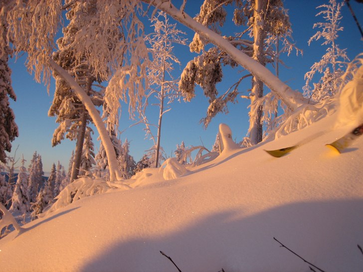 En episk dag i kåbdalis med underbart ljus och fi. Foto: William Flodström. Åkare: Robert Lindberg.