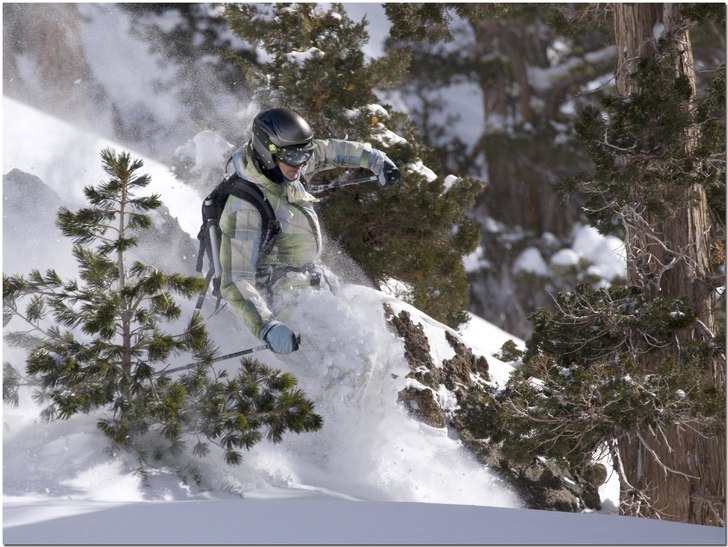 freeride near kirkwood usa. Foto: oleg krivtsov. Åkare: marianna raykovskaya.