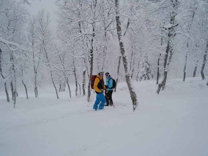 Loveskiing is tha shiiit!. Foto: Björn Asplund. Åkare: Magnus & Annika Kron.