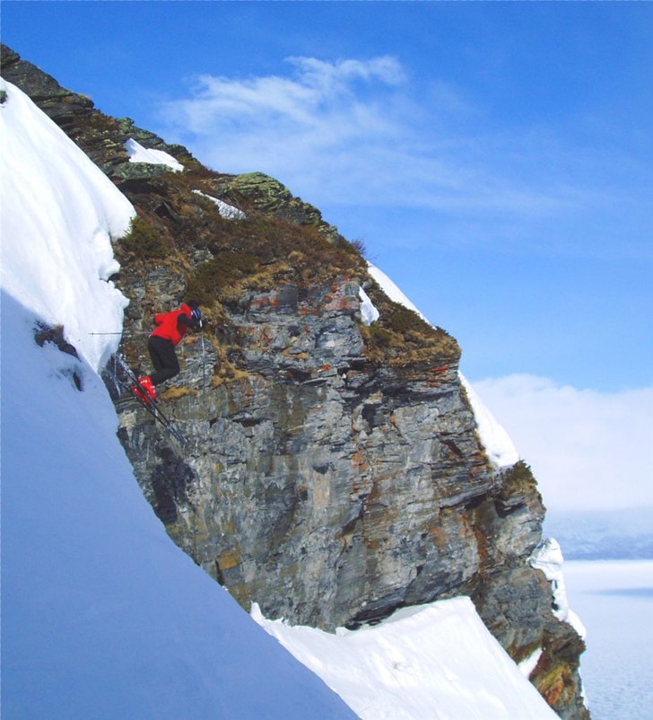 Efter detta lilla skutt fick Jens samla ihop sin u. Foto: Johan Vall. Åkare: Jens Häggström.