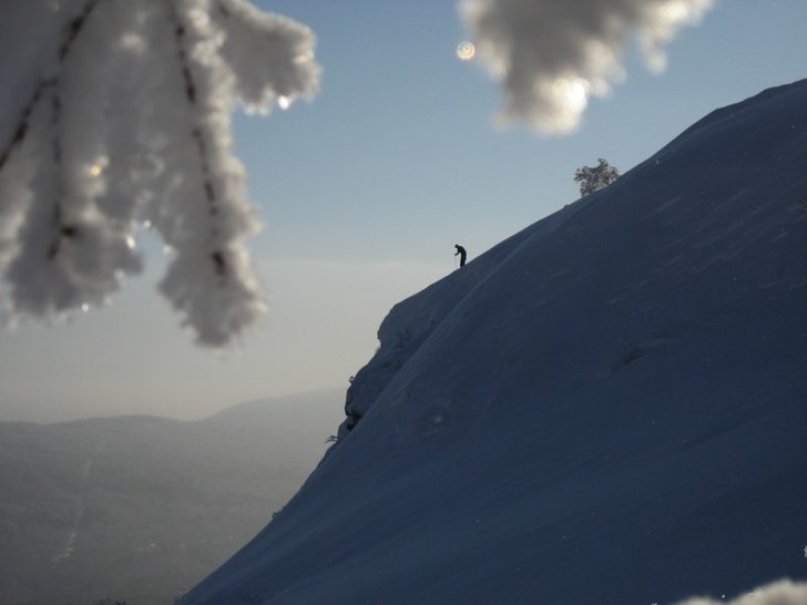 Jonas rekar inrun.. Foto: Emil Svensson. Åkare: Jonas Karlsmyr.