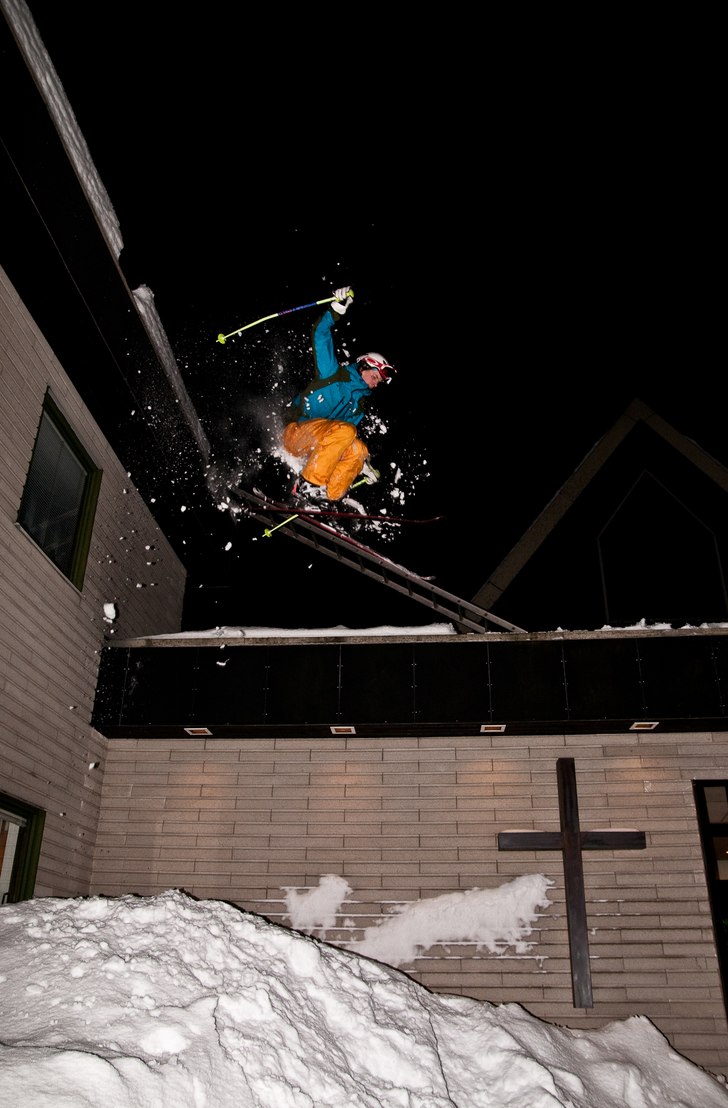 bestämde mig för att droppa ner från kyrkans ta. Foto: simon.