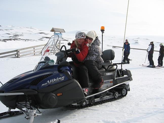 Go dag me solsken.. Foto: Jonas Busk. Åkare: Hanne Wagenius Sarah Mollberg.