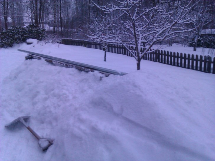 Bygger mig ett rail.. Foto: Kristoffer Löwdin.