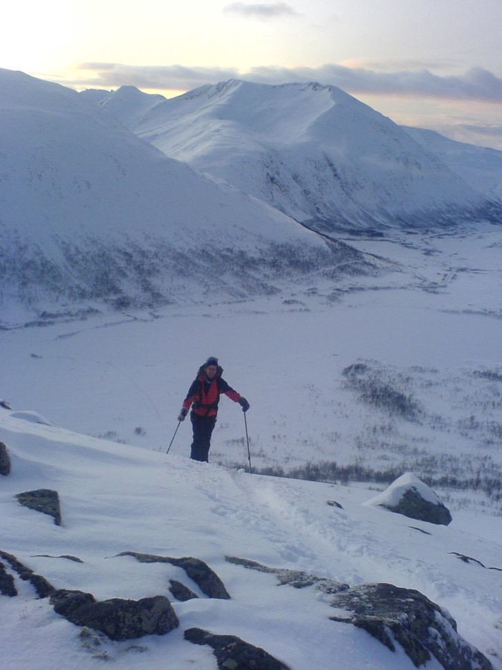 For å fortjene å kjøre ned i pudder må man sli. Foto: Per Hasvold. Åkare: Thomas Hasvold.