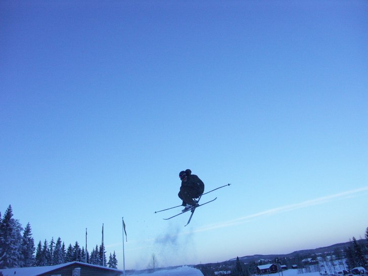 Det sköna vädret skapar kort :). Foto: Edvin Sundström. Åkare: Stefan Johansson.