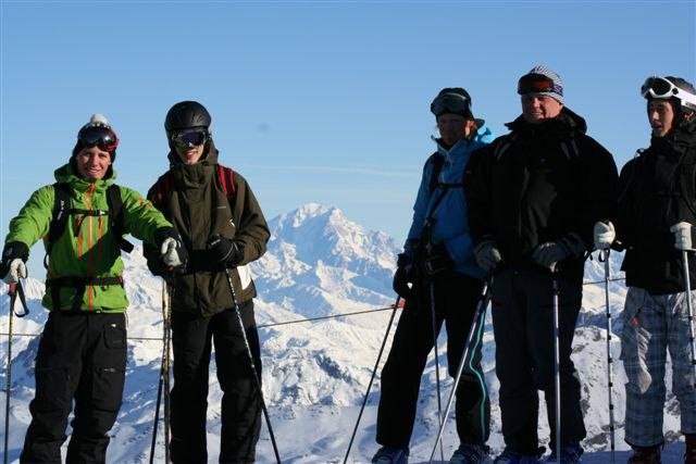 Bilden innan vi gick ut på jakt efter orört pude. Foto: Peter conne. Åkare: puder gänget.