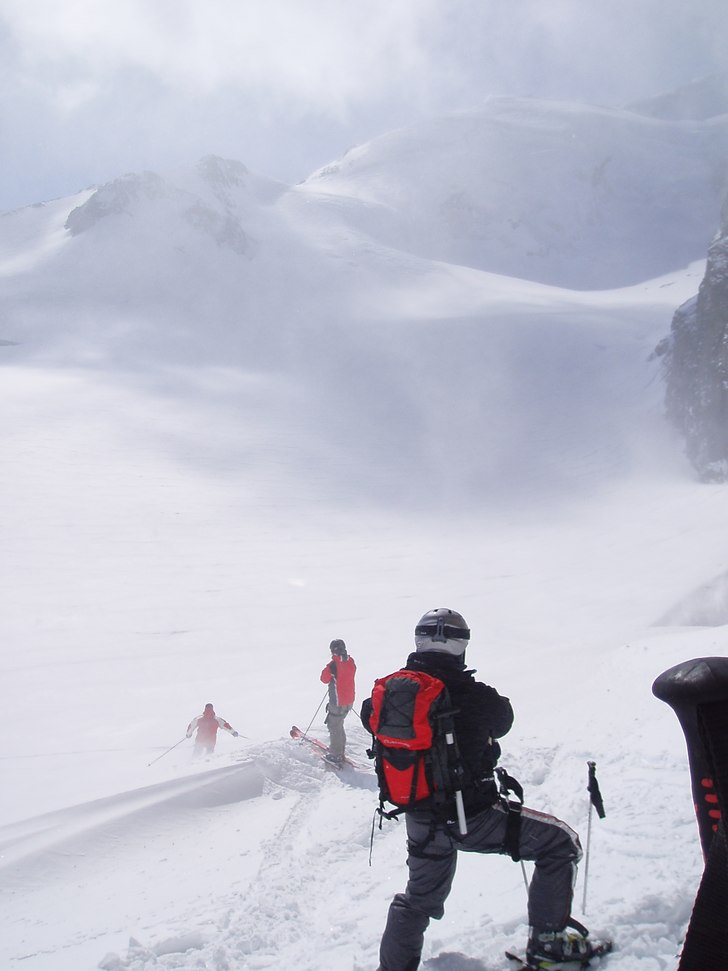 Nettopp kommet ut av tunnelen ved mellomstasjonen . Foto: Angelika Sträter. Åkare: vi som spleiset på guide :).