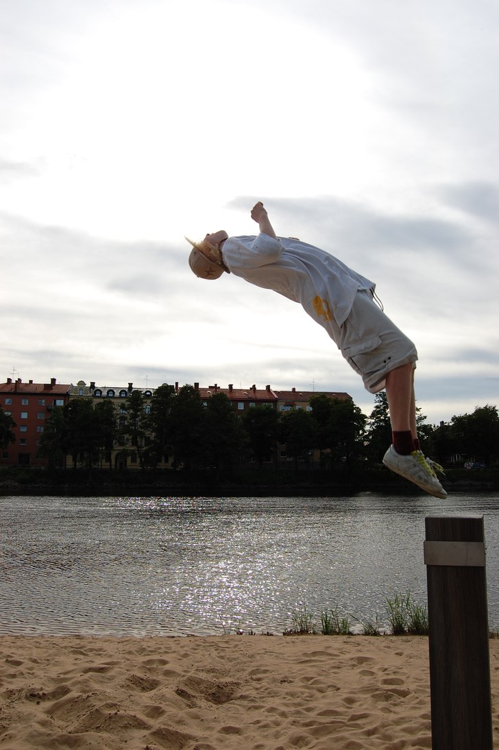 erik flippar bakåt. Foto: Robin swed. Åkare: erik P perzz.