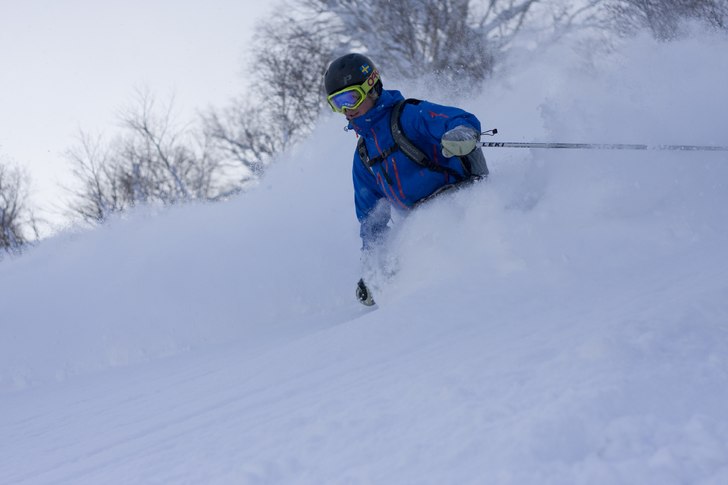 En helt vanlig dag i Niseko Japan.. Foto: Gustaf Andersson. Åkare: Sonny Larsson.