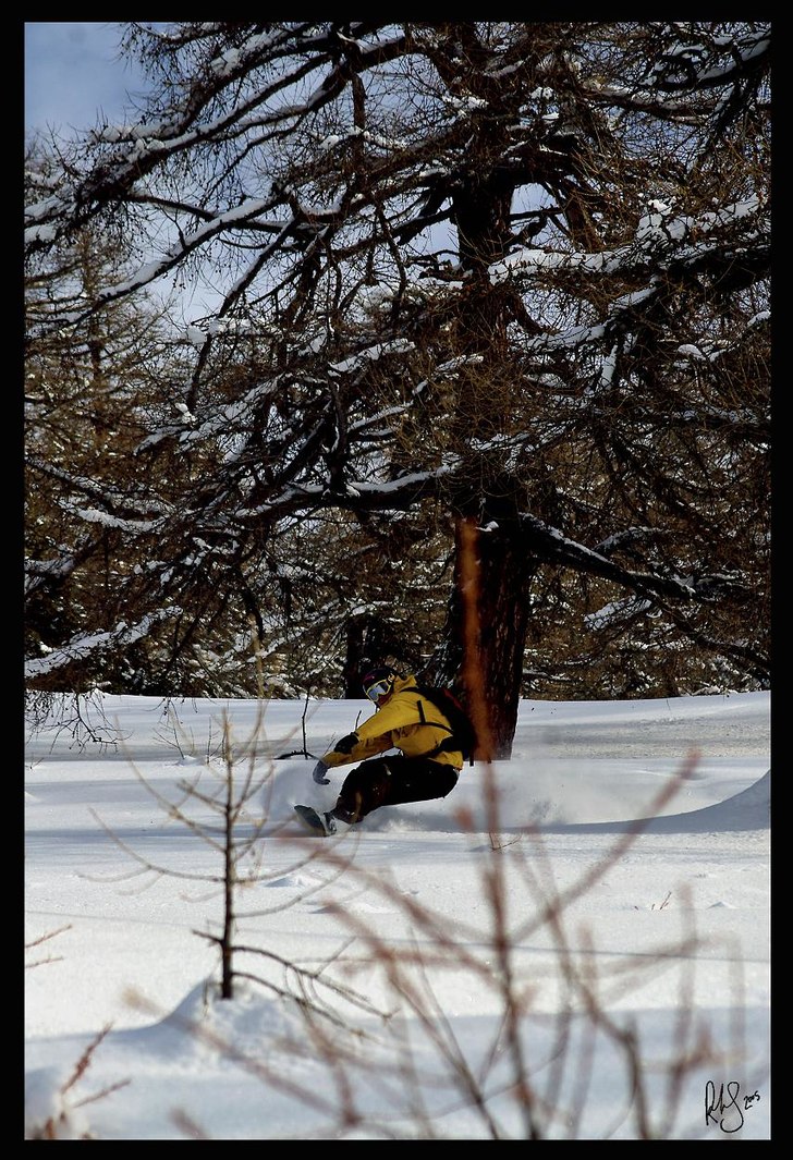 Från bruson ner till sembrancher genom skogen. Foto: Rob H Smith. Åkare: Johan Engman.