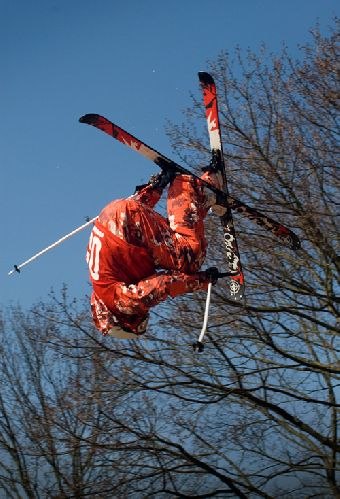 nån sne flip med under-benet-graben   Vi hade ju . Foto: Ja véne.... Åkare: Jag.
