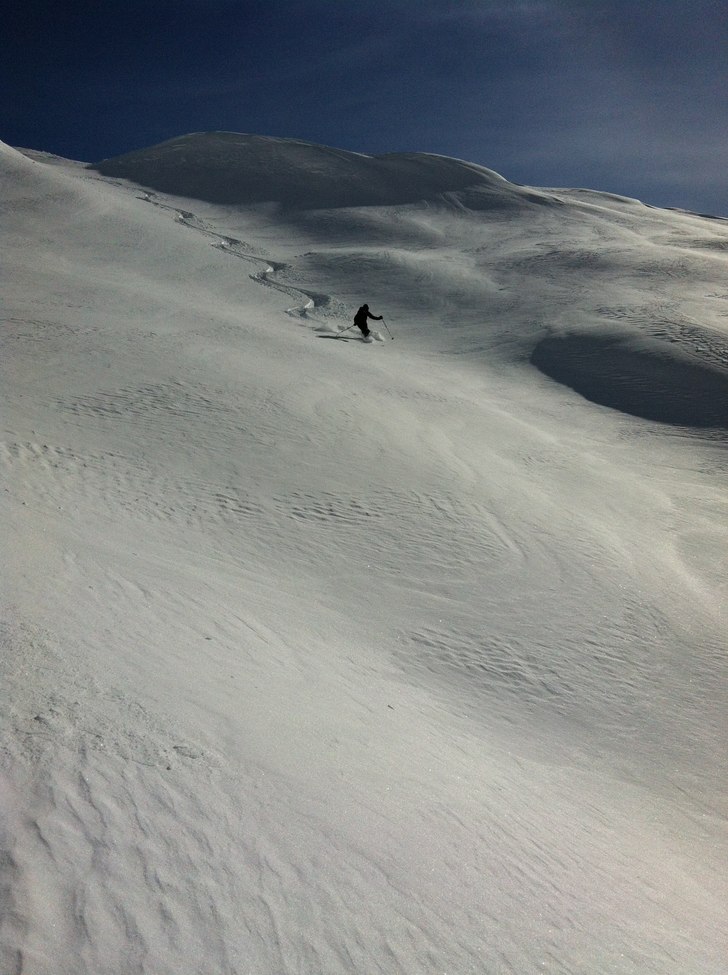 Orörd snö på baksidan av Les Hauts Forts. Foto: Mathias Andersson. Åkare: Michael Andersson.