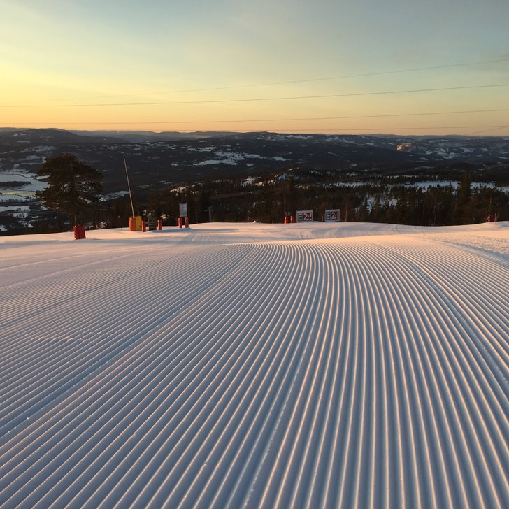 Det snør!
Vi holder åpent fra 9.30 til kl 16.30 .