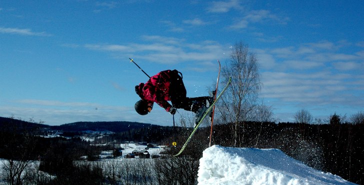 en flipp som är taget lite för tidigt men aja :). Foto: Annika Sachs. Åkare: Joel Steimer (stellner).
