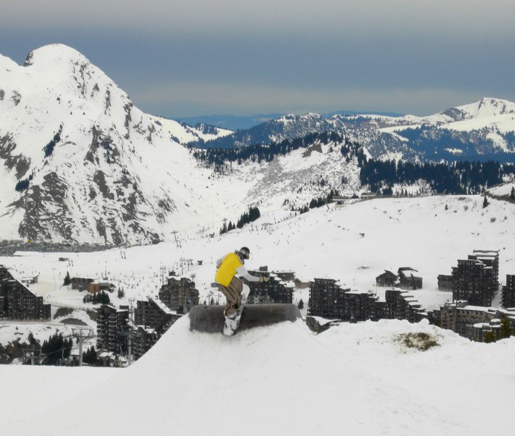 Lite jibb på tunnan . Foto: Rebecka Westerberg. Åkare: Hilla Aspman.