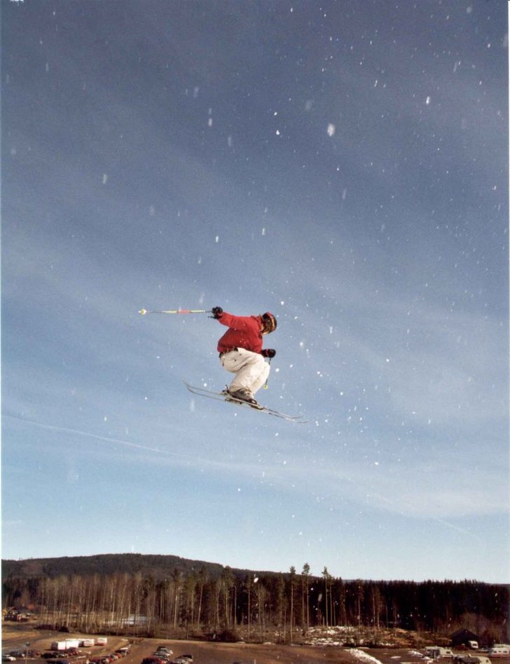 En 360 i bigjumpen i Sunne.. Foto: Magnus Malmgren. Åkare: Adam Gummesson.
