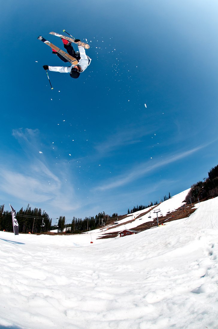 Måns corkar cork 3 i solen

Mer http://magnusph. Foto: Magnus Karlsson. Åkare: Måns Nyberg.