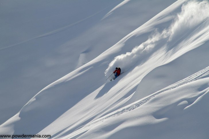 www.powdermania.com. Foto: Patrick Fux. Åkare: Oscar Frick.