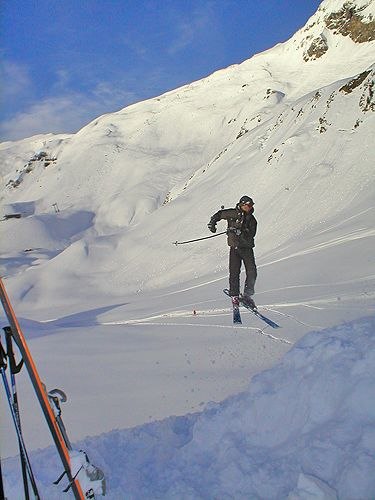 Vi byggde en backcountry-kicker och
lekte lite s. Foto: Martin Bystedt. Åkare: Robin Spainhour.