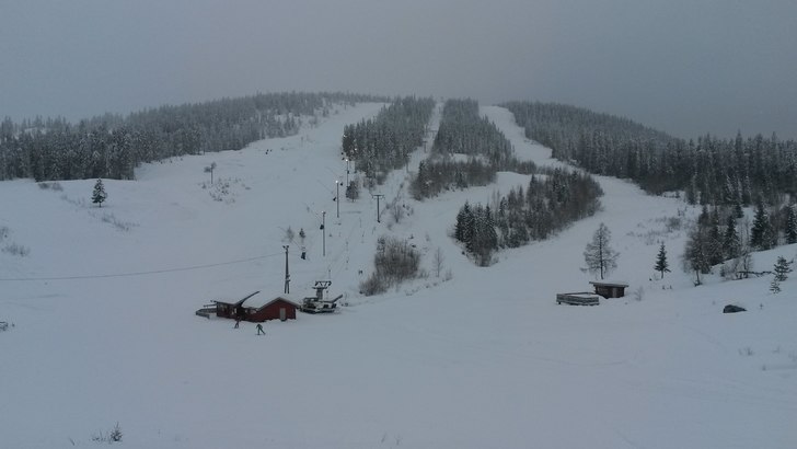Det snør!
Etpar minus og knapt noen vind.
Flotte.