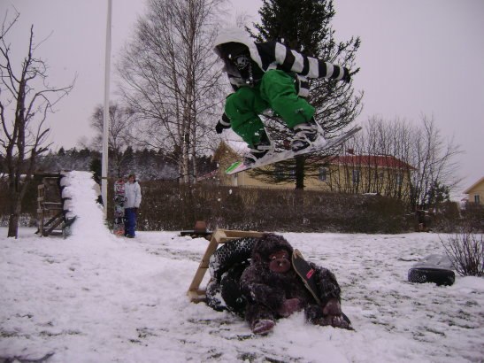 Hej hopp över apa. Foto: a dude . Åkare: Falk.
